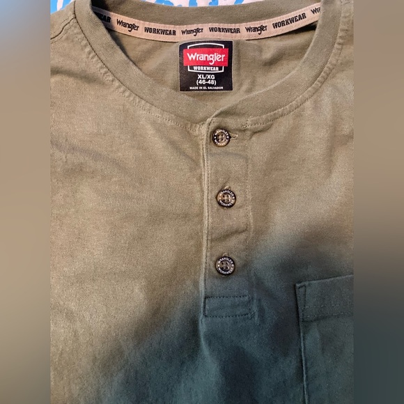 Wrangler Men's green SZ XL short sleeve Henley Shirt - Picture 1 of 4